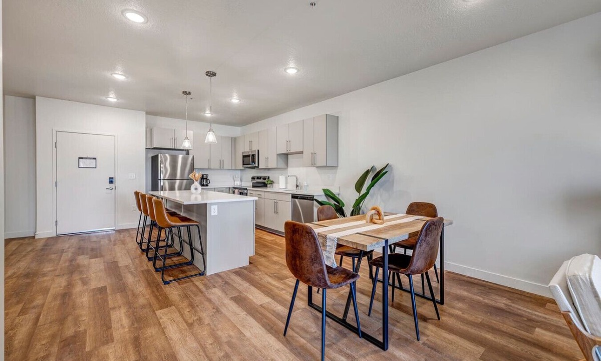 Draper Apartment | Bold Boho Themed 2bd 2ba