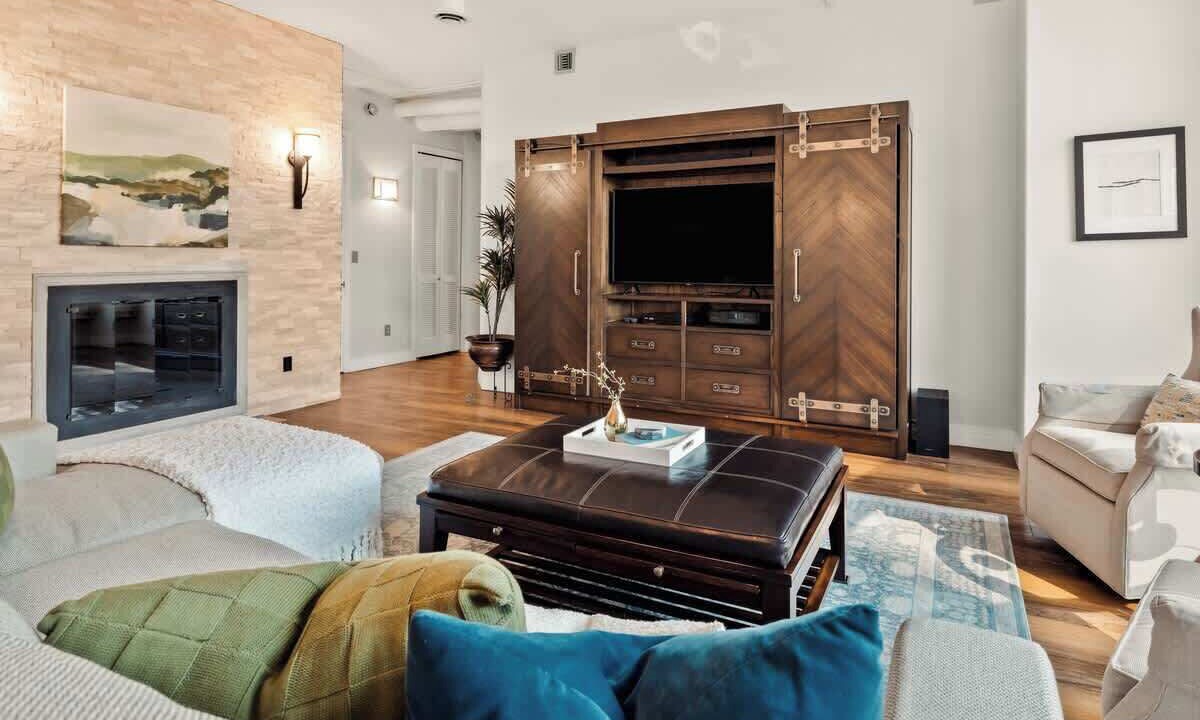 LoDo Condo | Larimer Square Luxury - Office - Downtown Hub