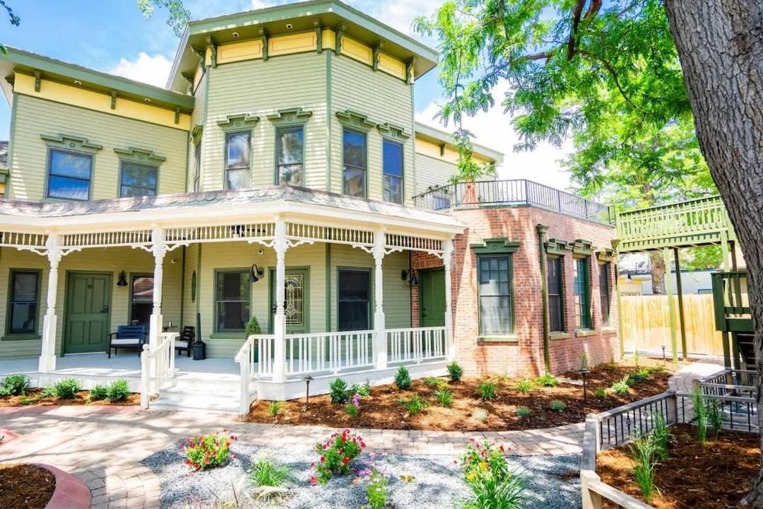 Five Points Hotel | Pinky's Palace - Curtis Park Club - RiNo