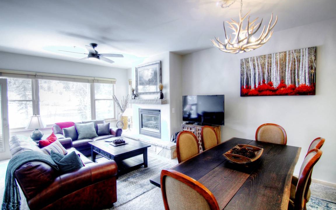 Photo of Livingroom in Avon
