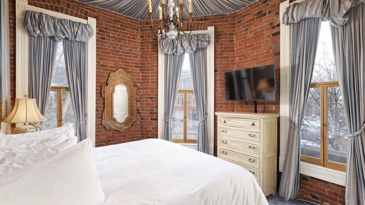 Photo of Bedroom in Downtown