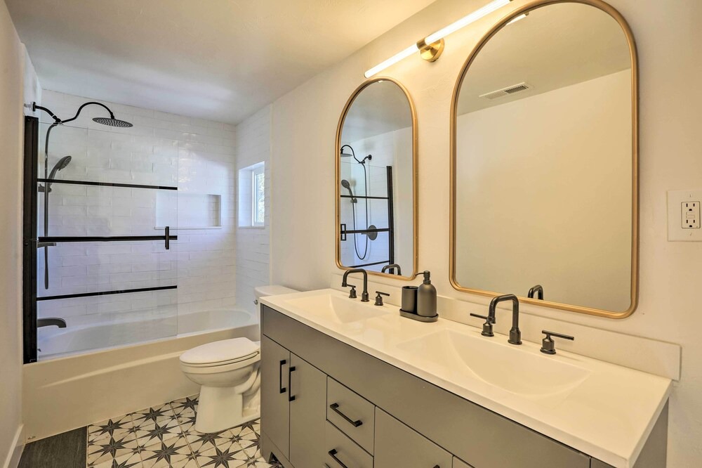 Photo of Bathroom in Barths