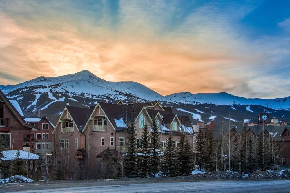 Photo of Outdoor in Peak 9