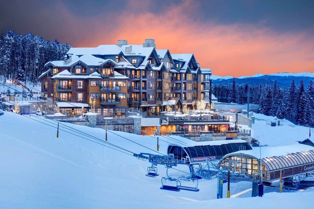 Photo of Outdoor in Peak 8