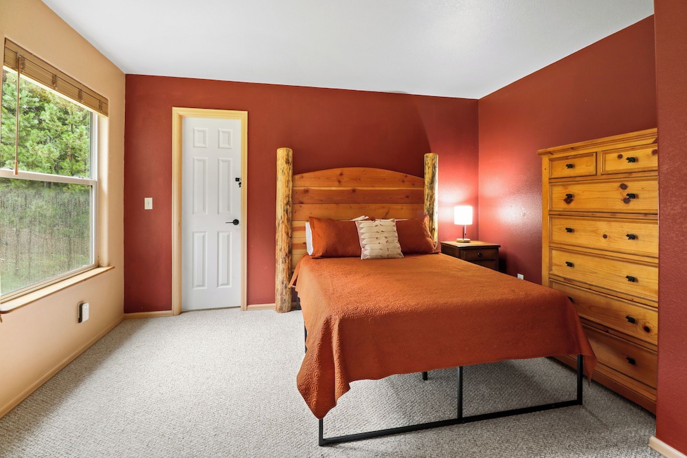 Photo of Bedroom in Evergreen
