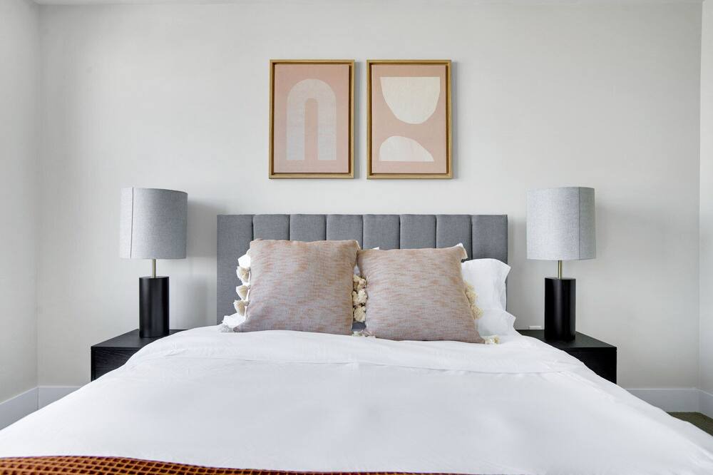 Photo of Bedroom in Hale