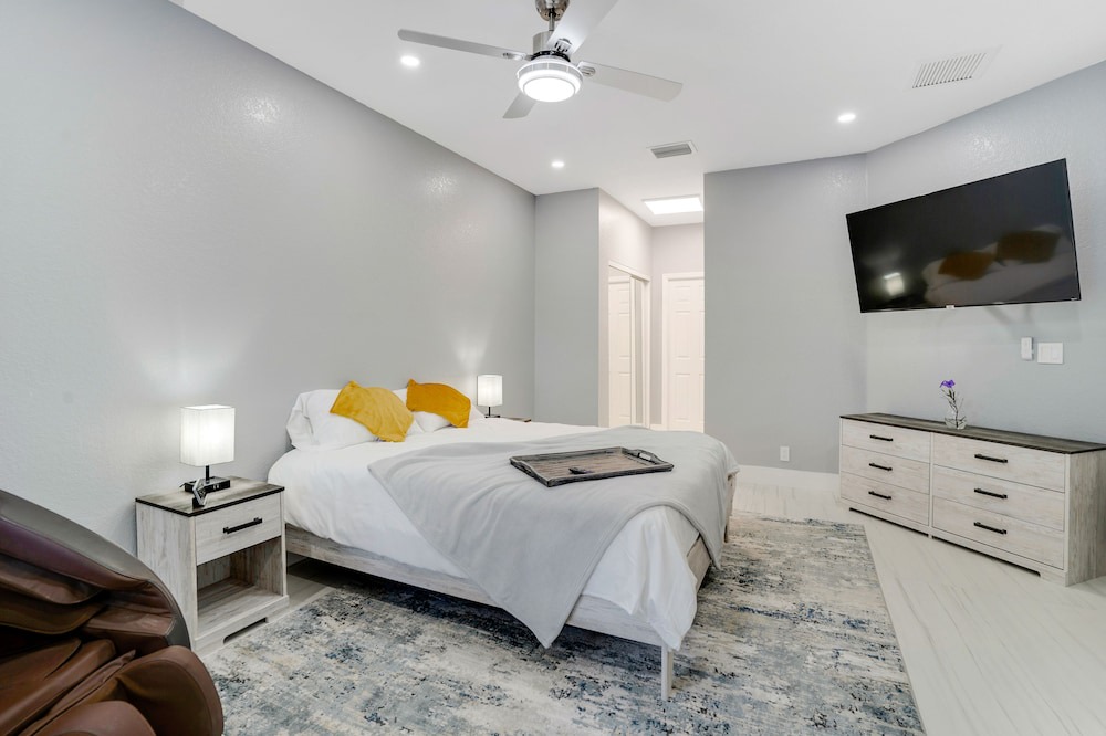 Photo of Bedroom in Lauderdale Lakes