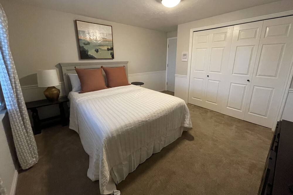 Photo of Bedroom in Cottonwood Heights