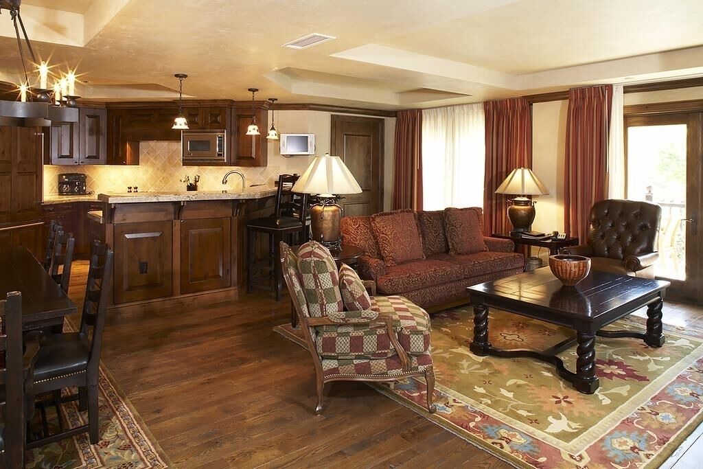 Photo of Livingroom in Downtown