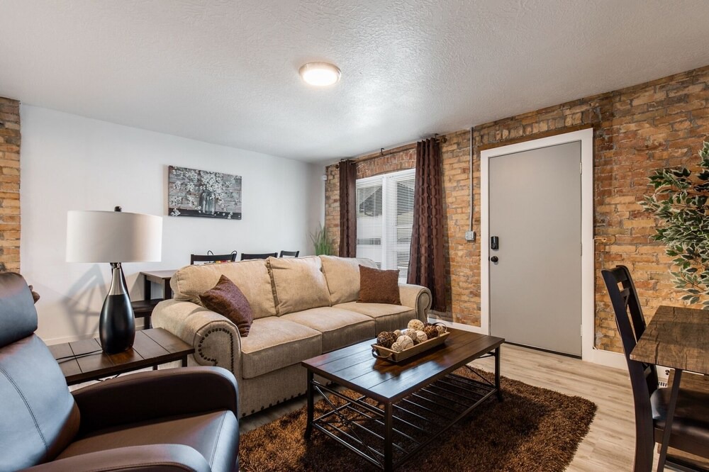 Photo of Bedroom in Central City