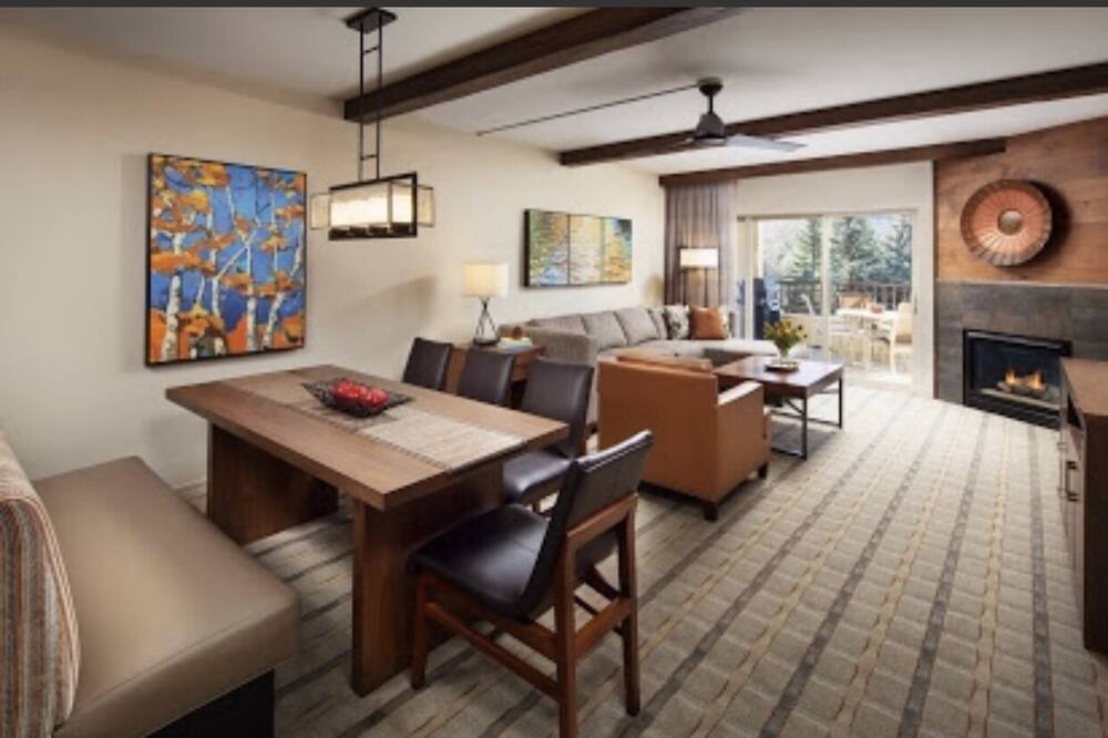 Photo of Livingroom in Avon