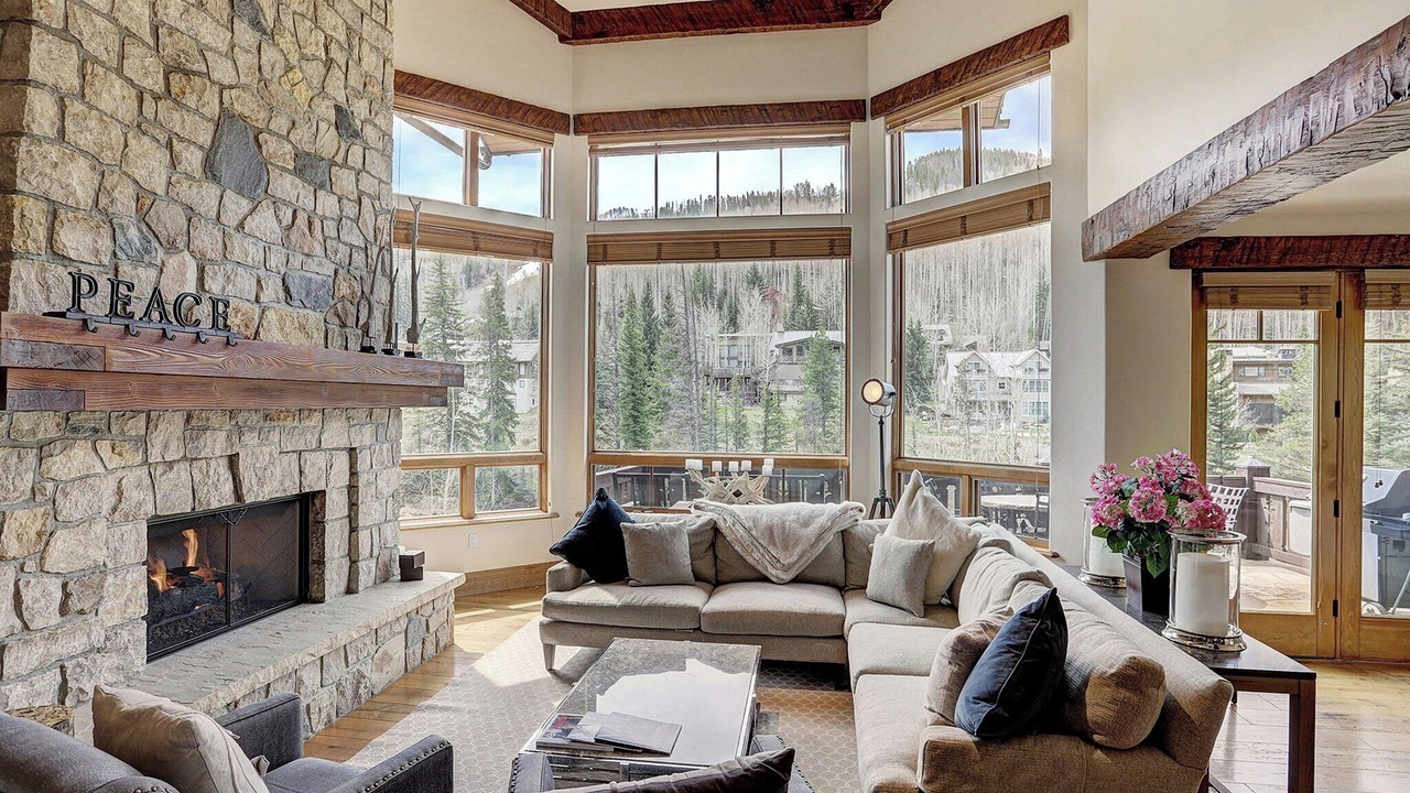 Photo of Livingroom in Vail