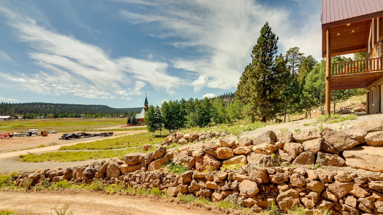 Photo of Outdoor in Meadow View Heights