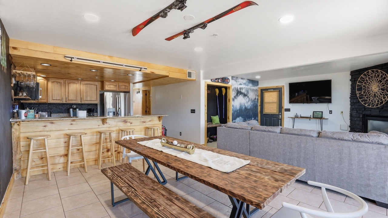 Photo of Livingroom in Meadow View Heights