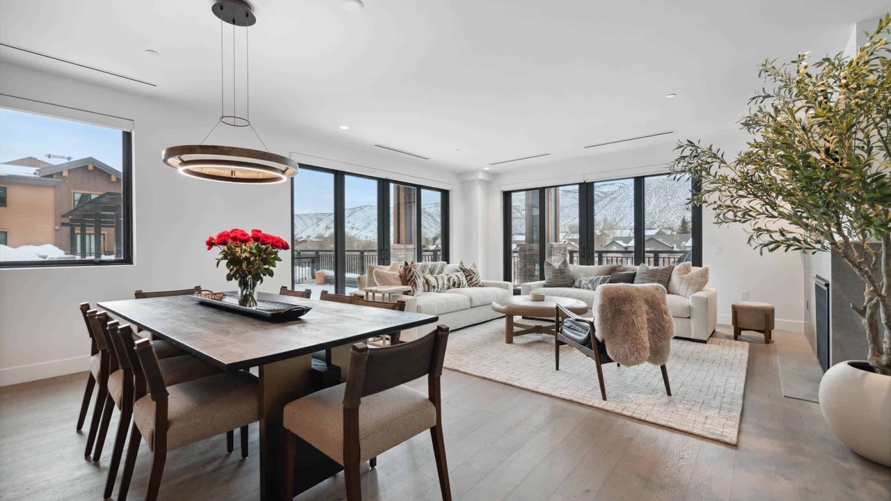 Photo of Livingroom in Avon