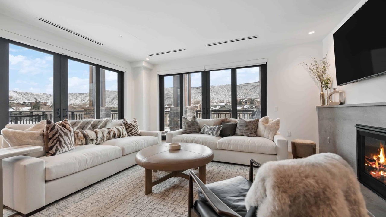 Photo of Livingroom in Avon