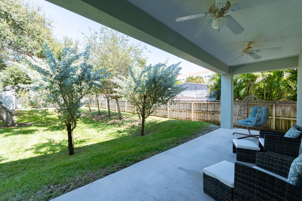 Photo of Patio Balcony in Crescent Beach