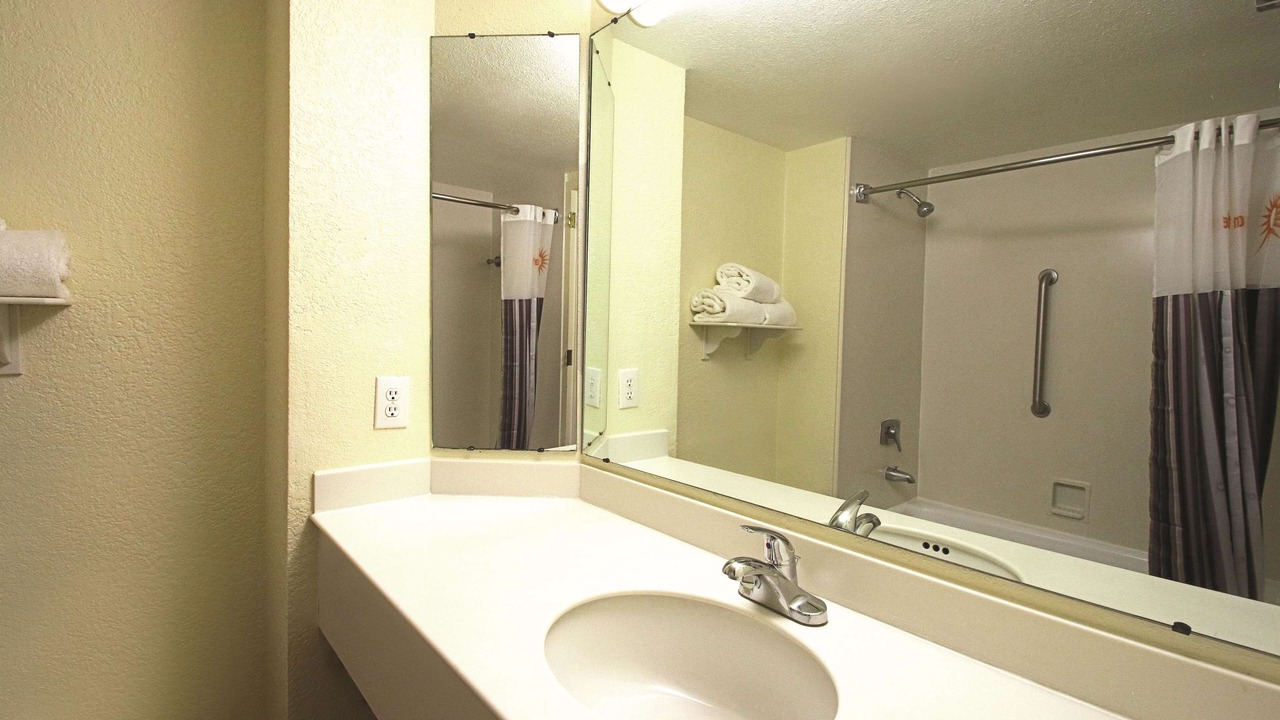 Photo of Bathroom in Coral Springs