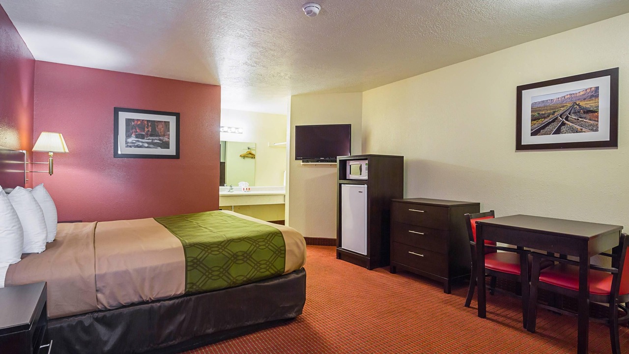 Photo of Bedroom in Hurricane