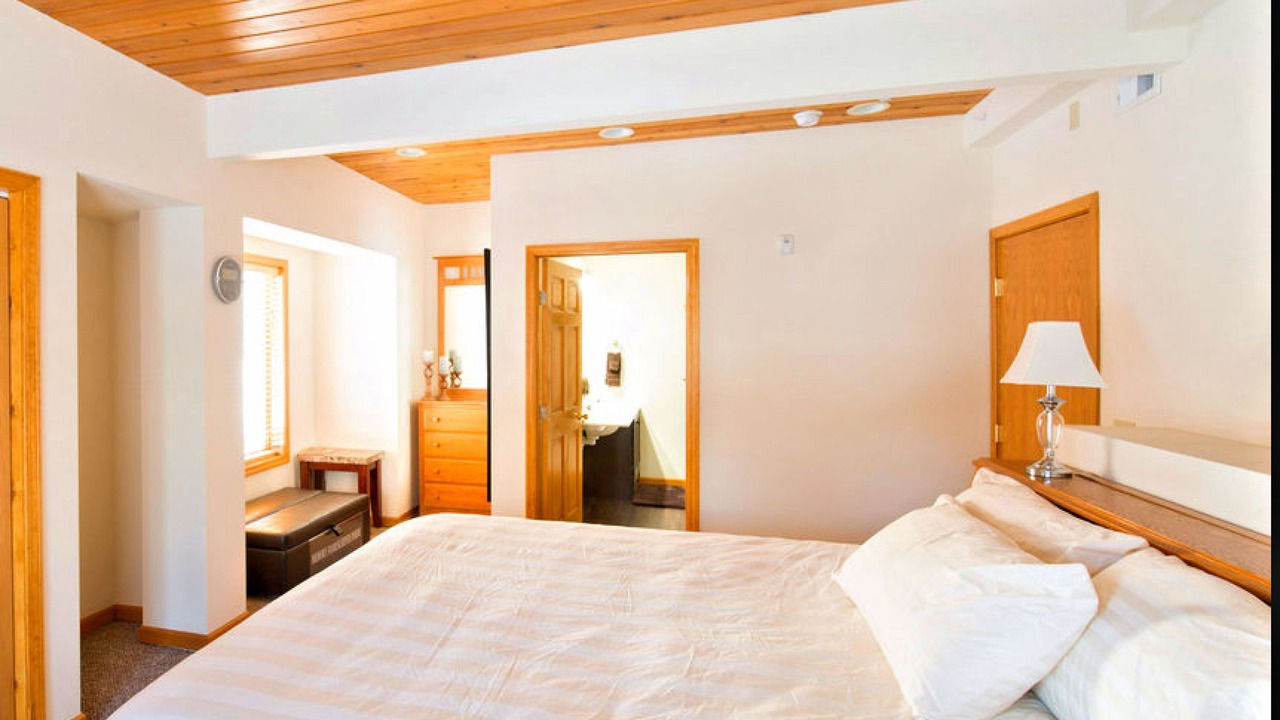 Photo of Bedroom in Avon