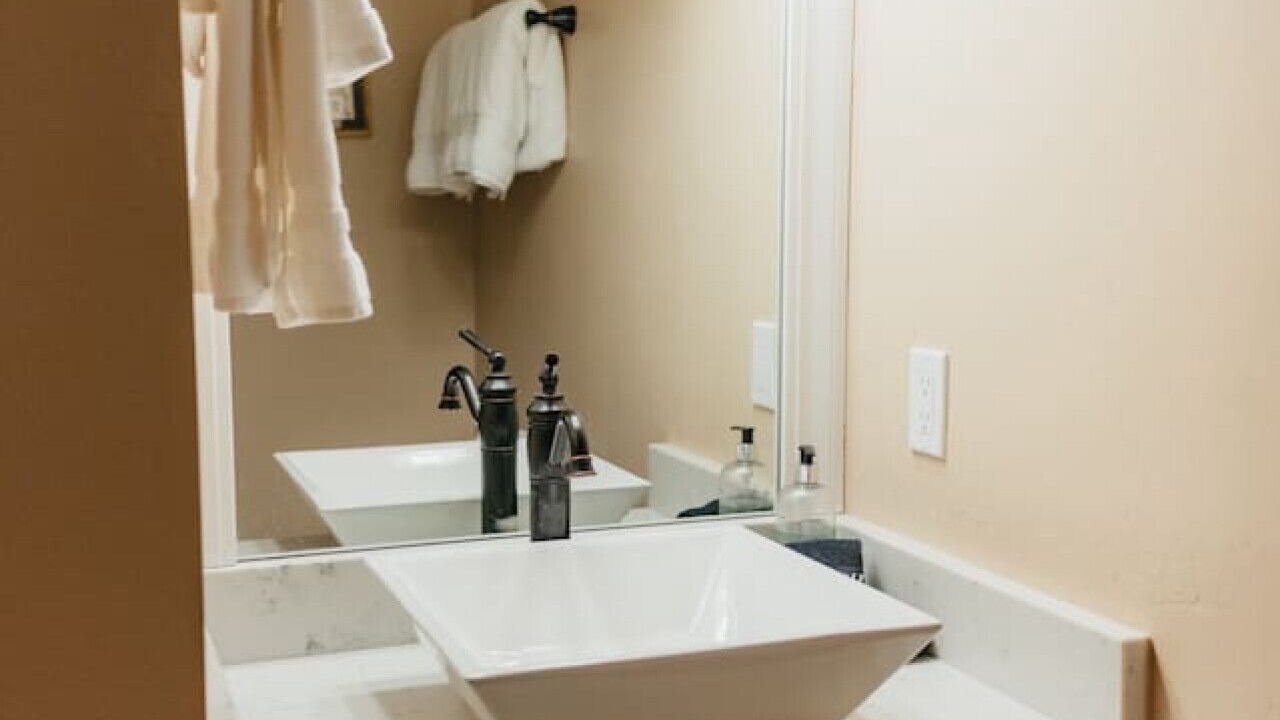 Photo of Bathroom in Silt