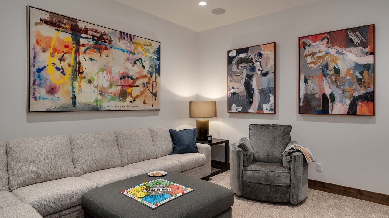 Photo of Bedroom in Peak 8