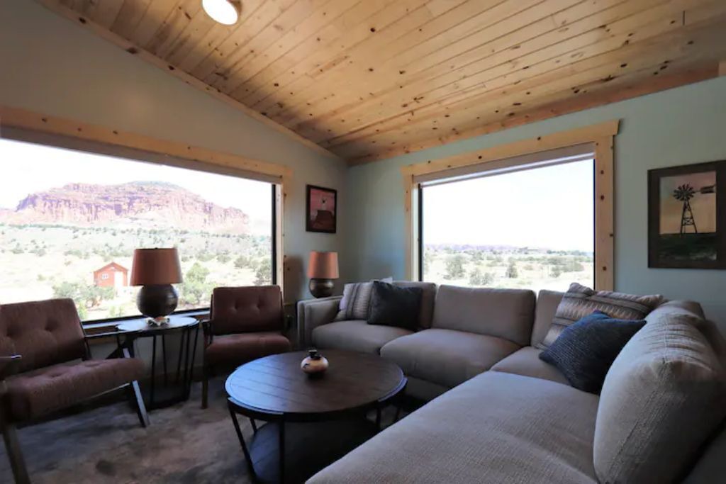 Photo of Livingroom in Torrey