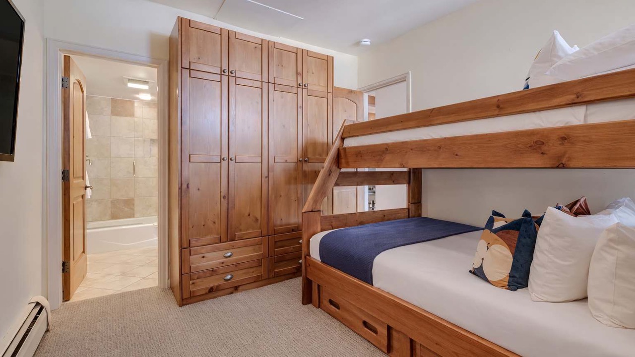 Photo of Bedroom in Aspen