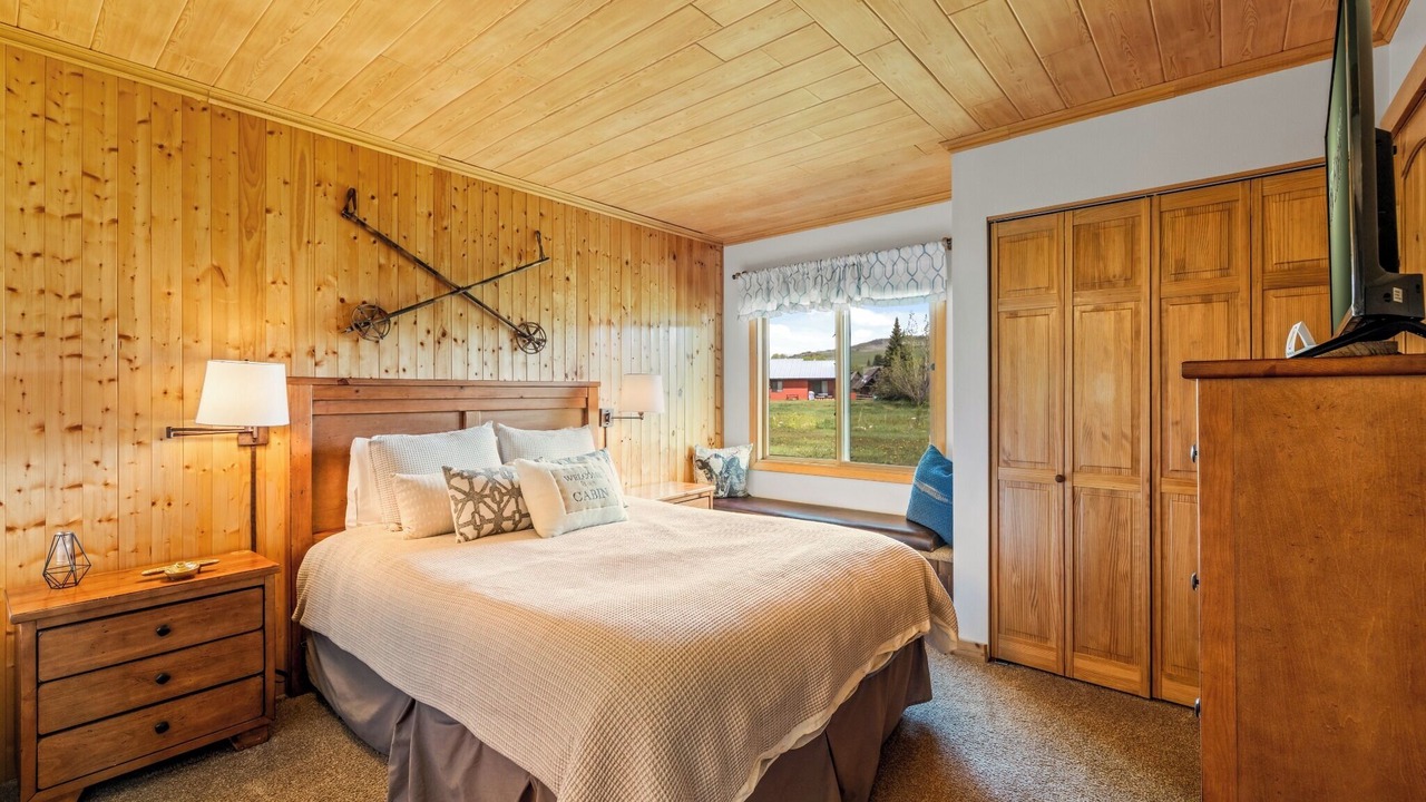Photo of Bedroom in Clark