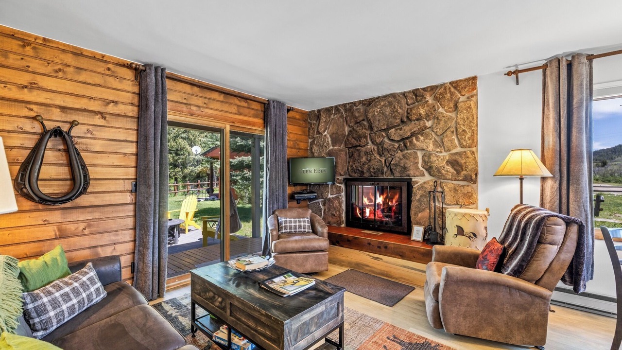 Photo of Livingroom in Clark