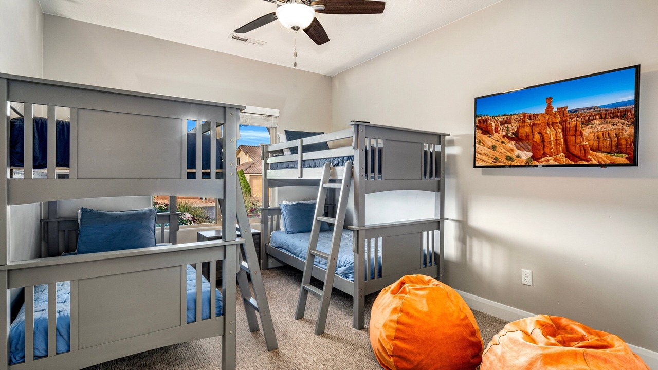 Photo of Bedroom in Hurricane