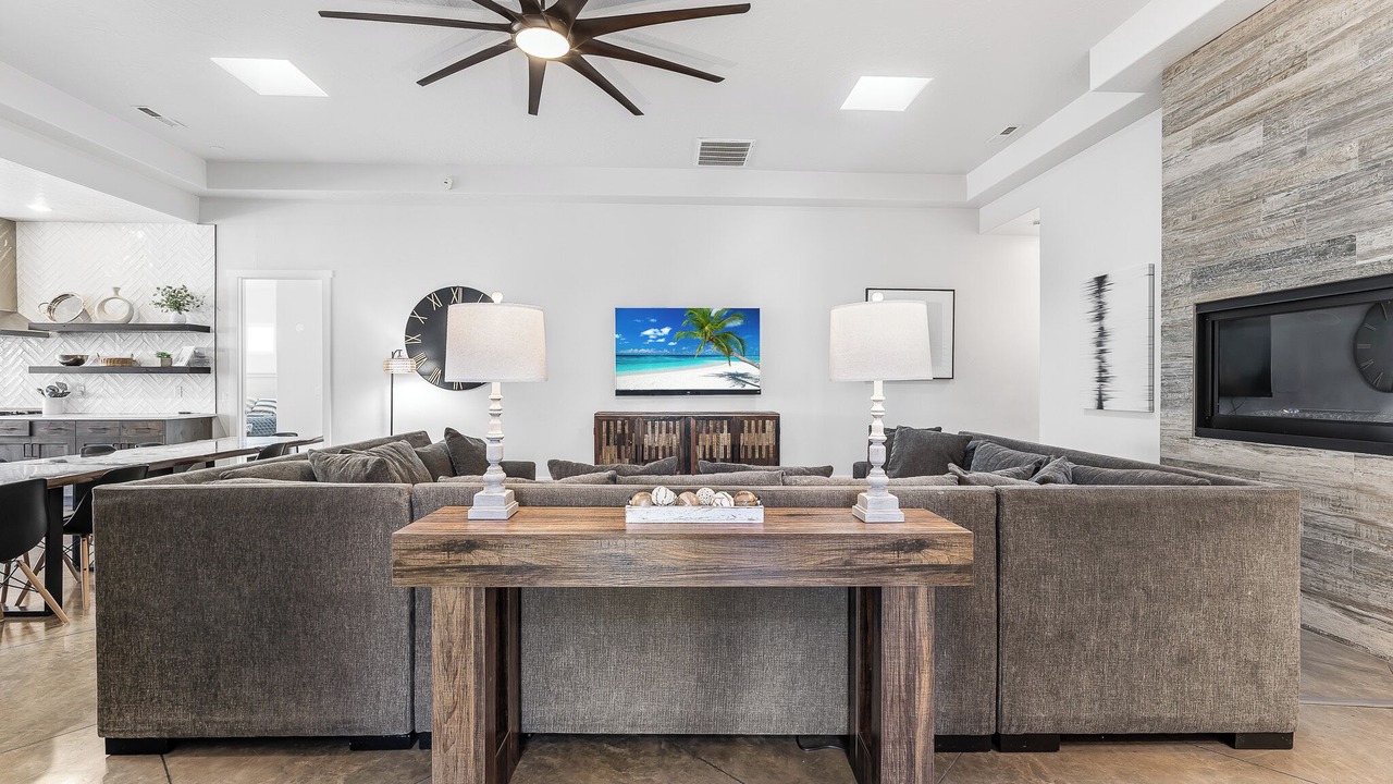 Photo of Livingroom in Hurricane