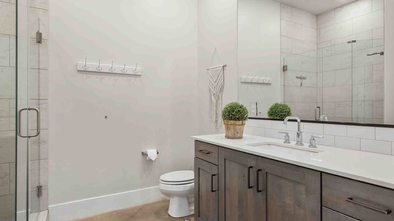 Photo of Bathroom in Hurricane