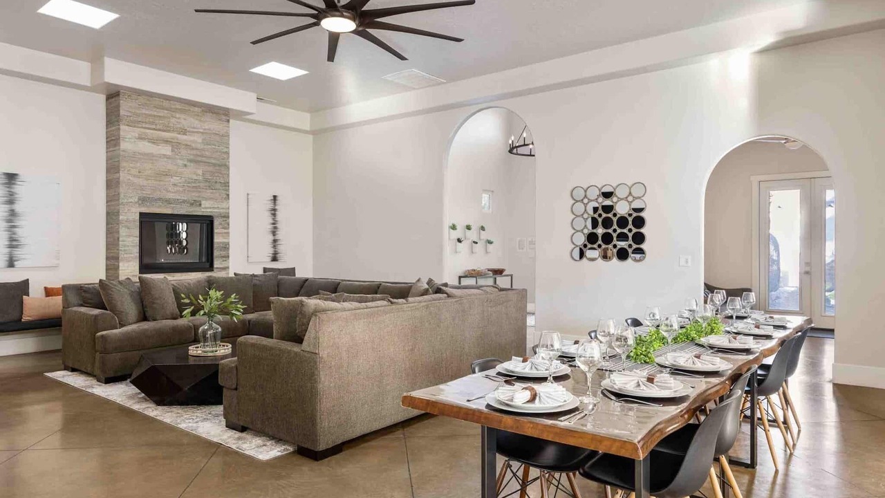 Photo of Livingroom in Hurricane