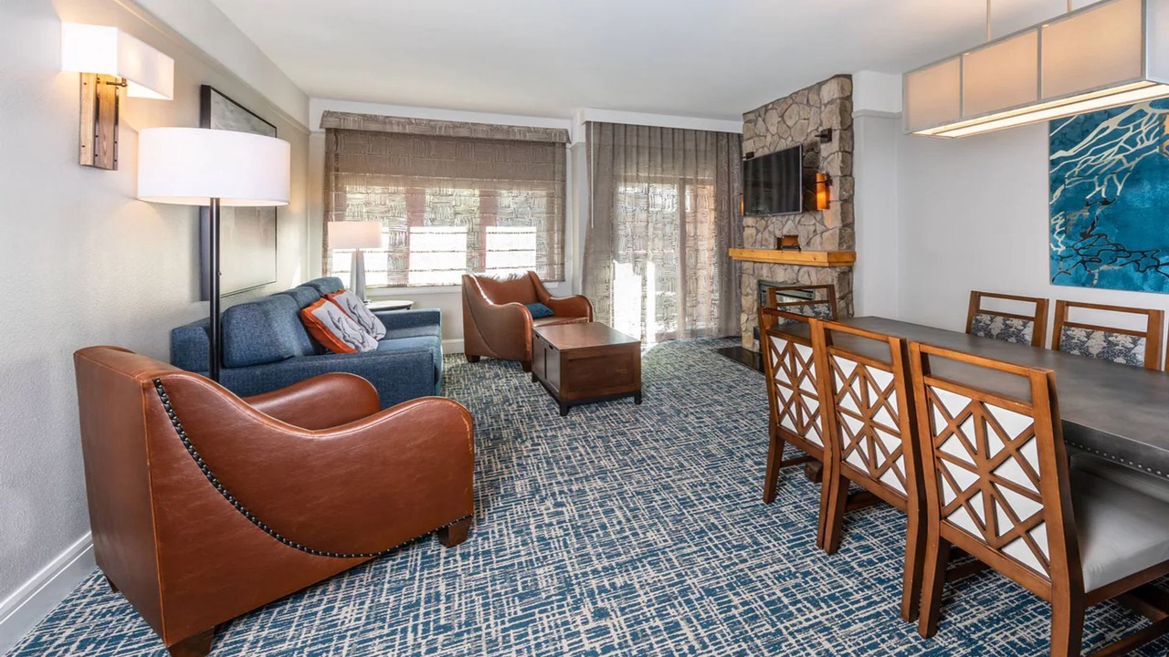 Photo of Livingroom in Avon