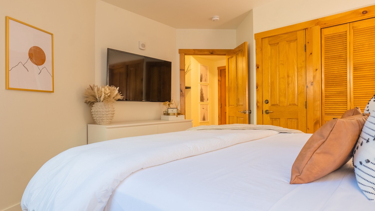 Photo of Bedroom in River Run