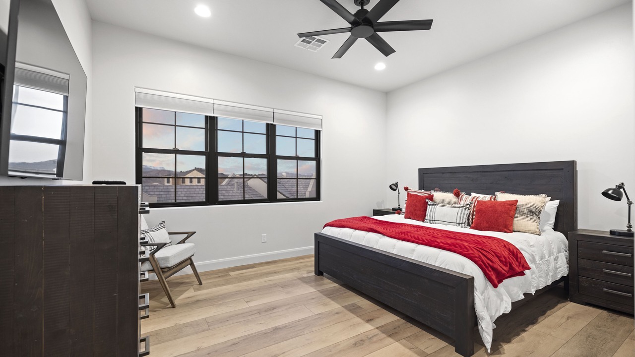 Photo of Bedroom in Hurricane