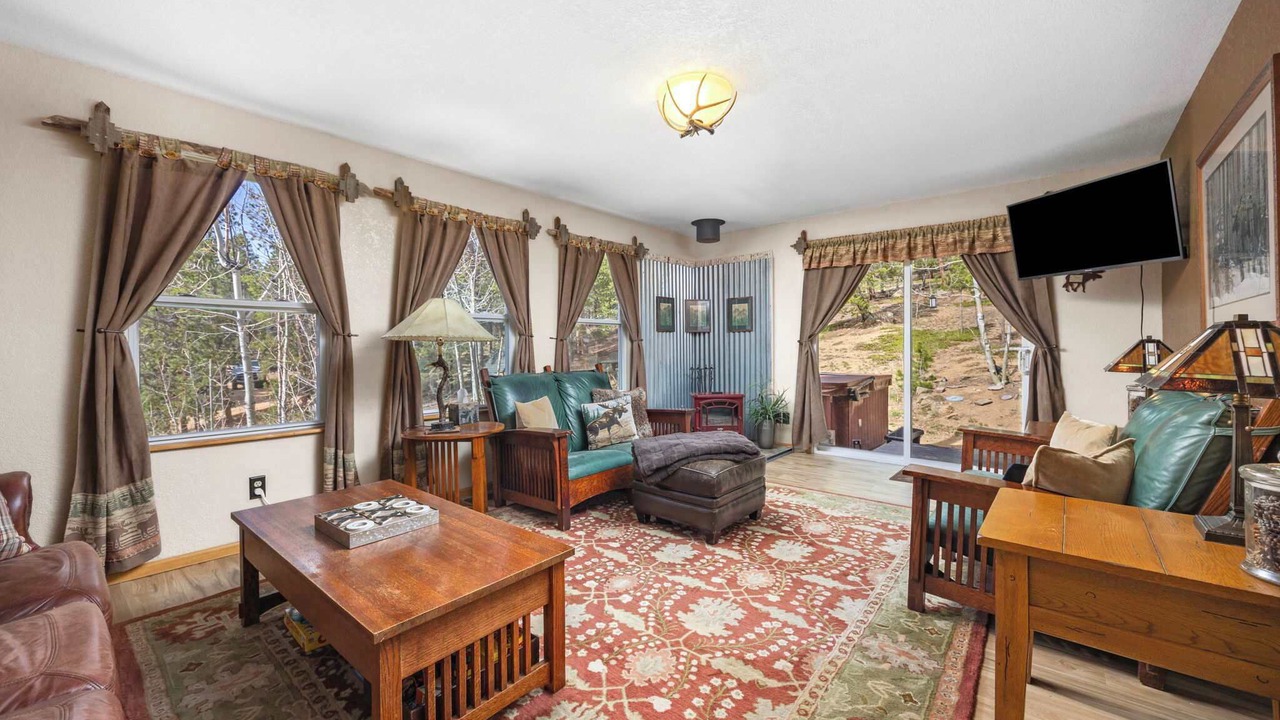Photo of Livingroom in Black Hawk