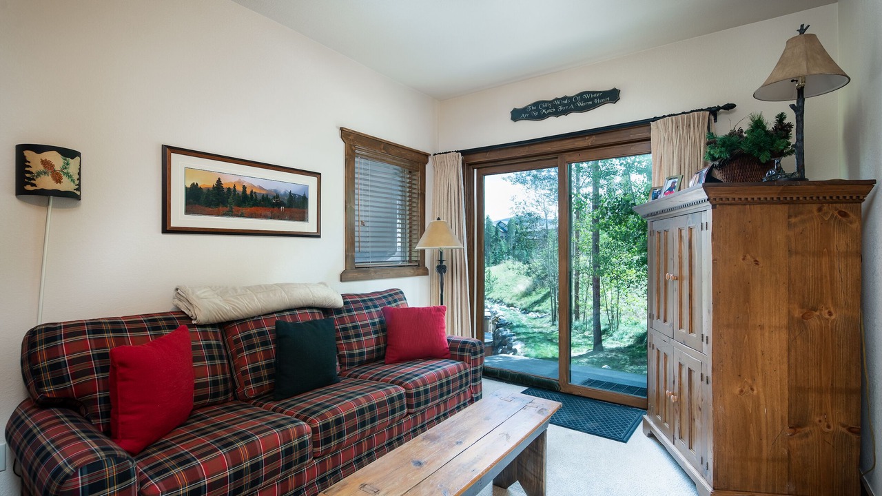 Photo of Livingroom in Four O'Clock
