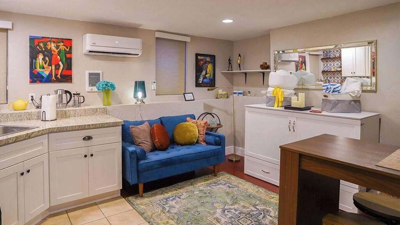 Photo of Livingroom in Central City