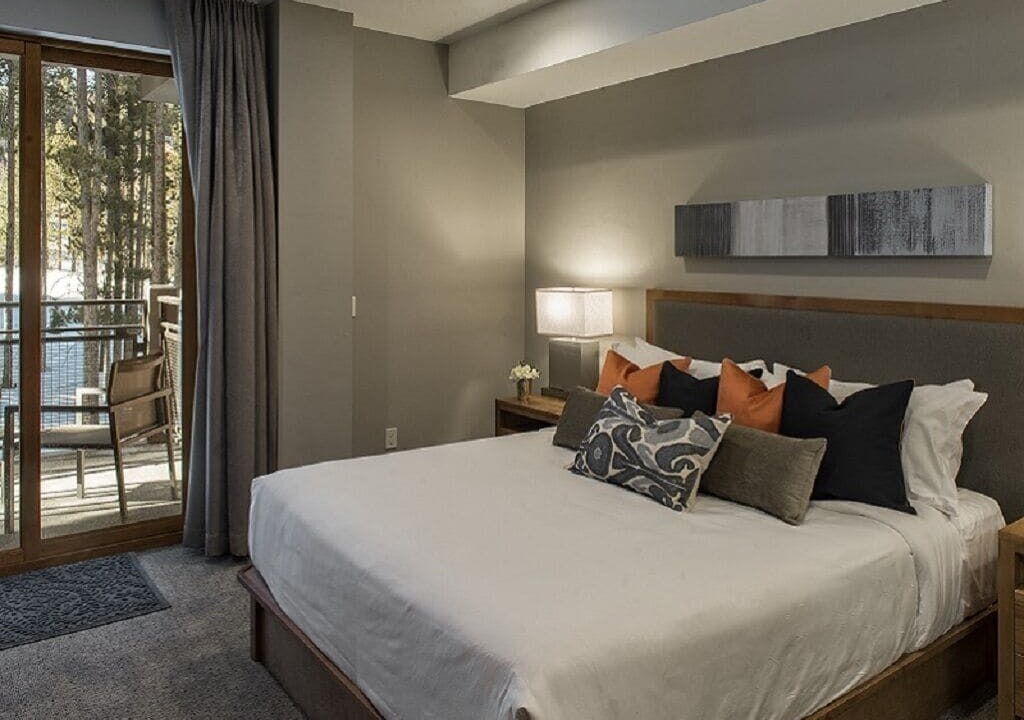 Photo of Bedroom in Peak 8
