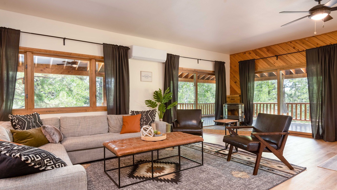 Photo of Livingroom in Mammoth Creek