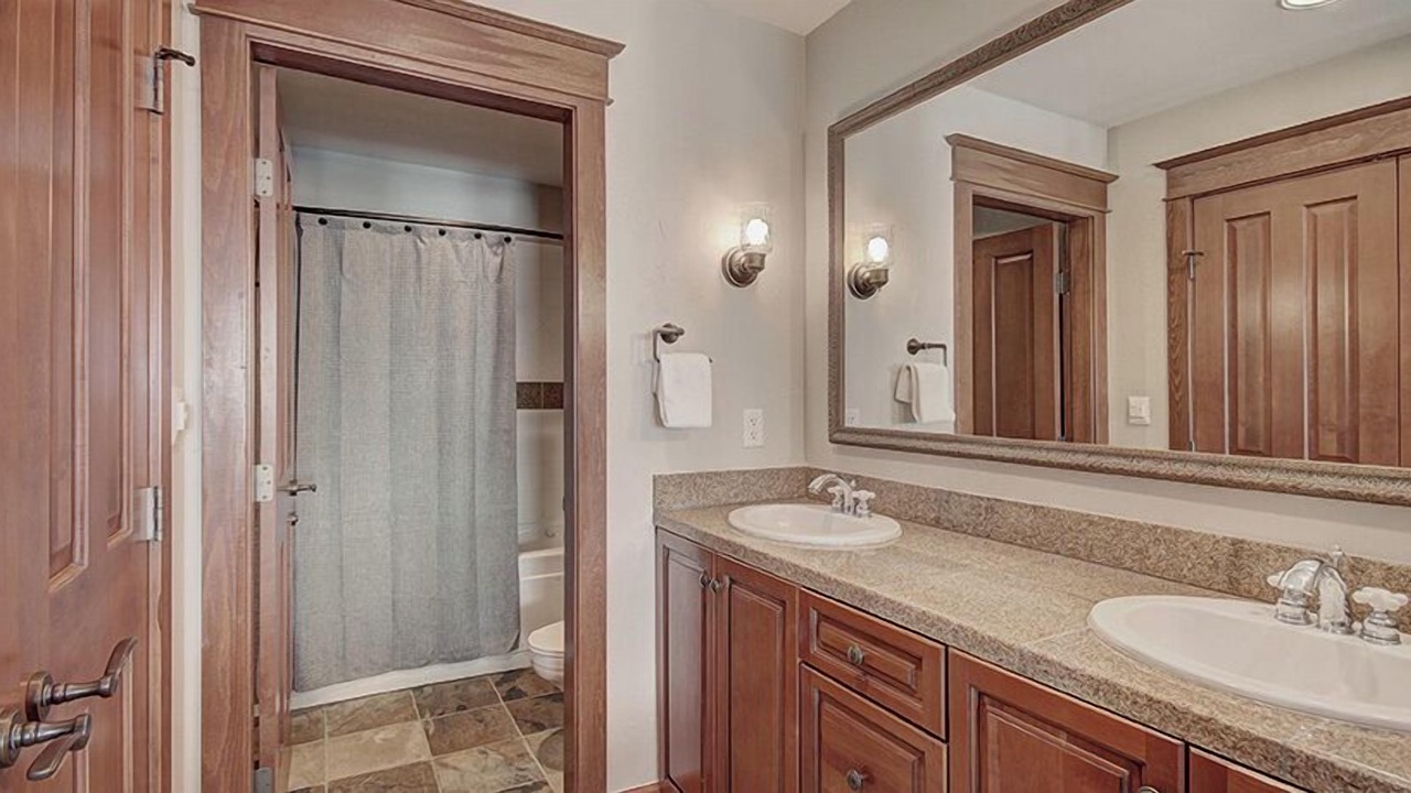 Photo of Bathroom in Copper Mountain Village