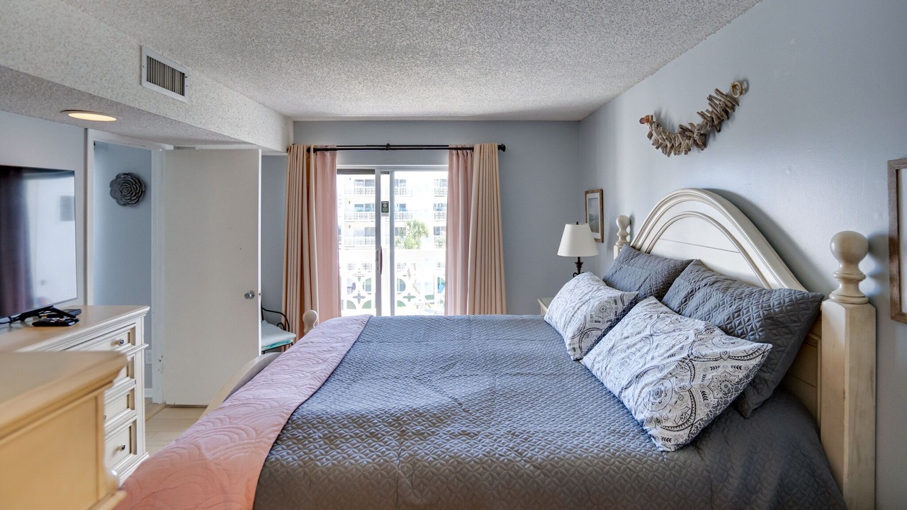 Photo of Bedroom in Fort Walton Beach