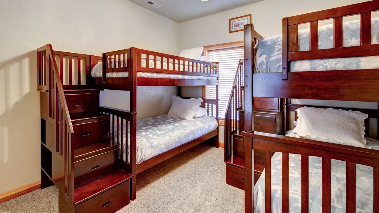 Photo of Bedroom in Mammoth Creek