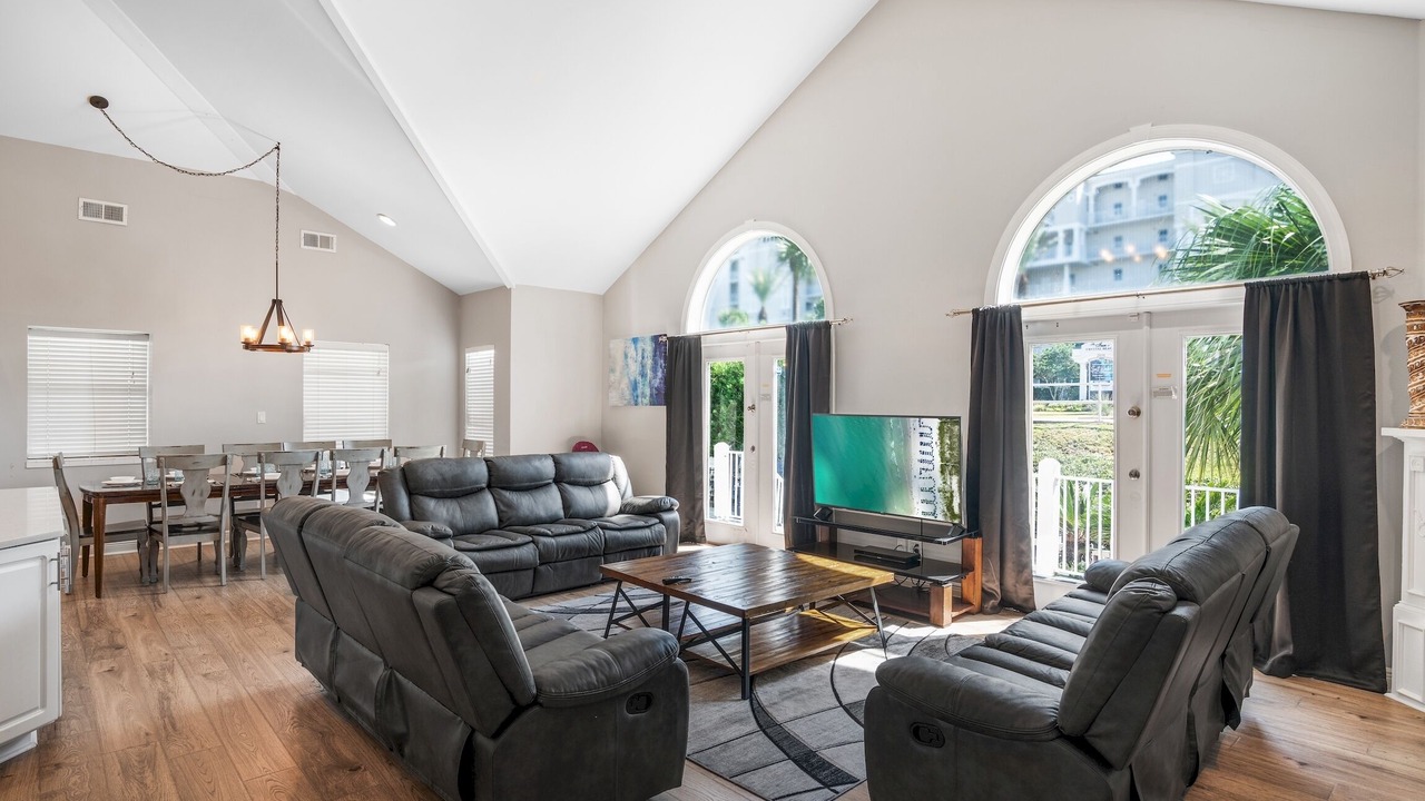 Photo of Livingroom in Crystal Shores