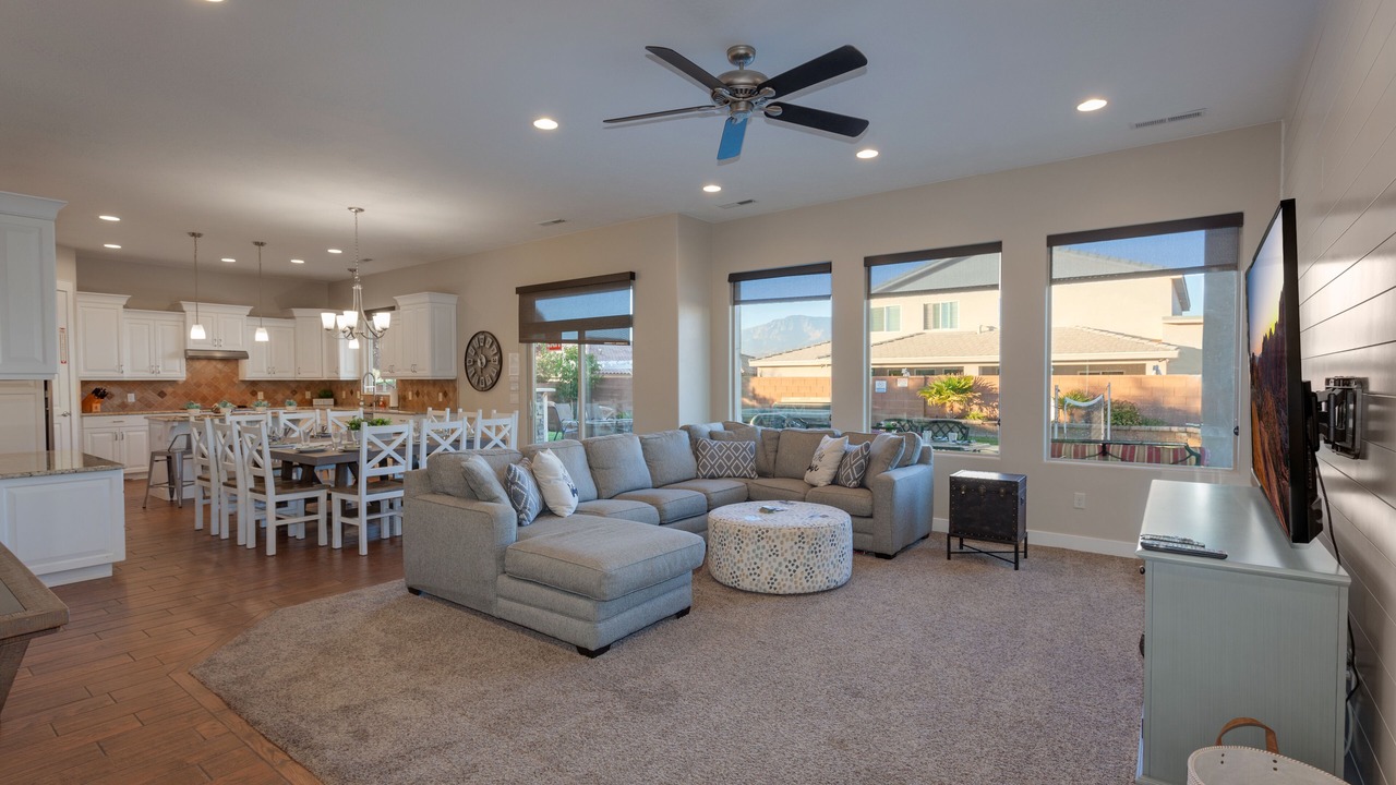 Photo of Livingroom in Hurricane