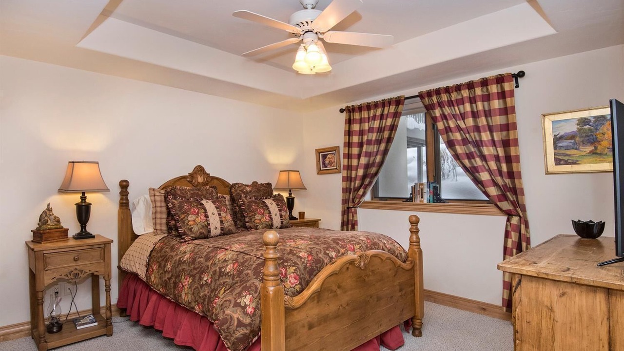 Photo of Bedroom in Edwards