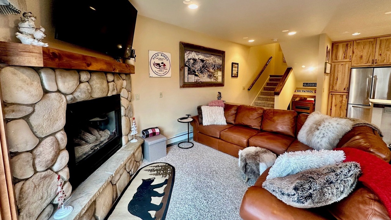 Photo of Livingroom in Four O'Clock