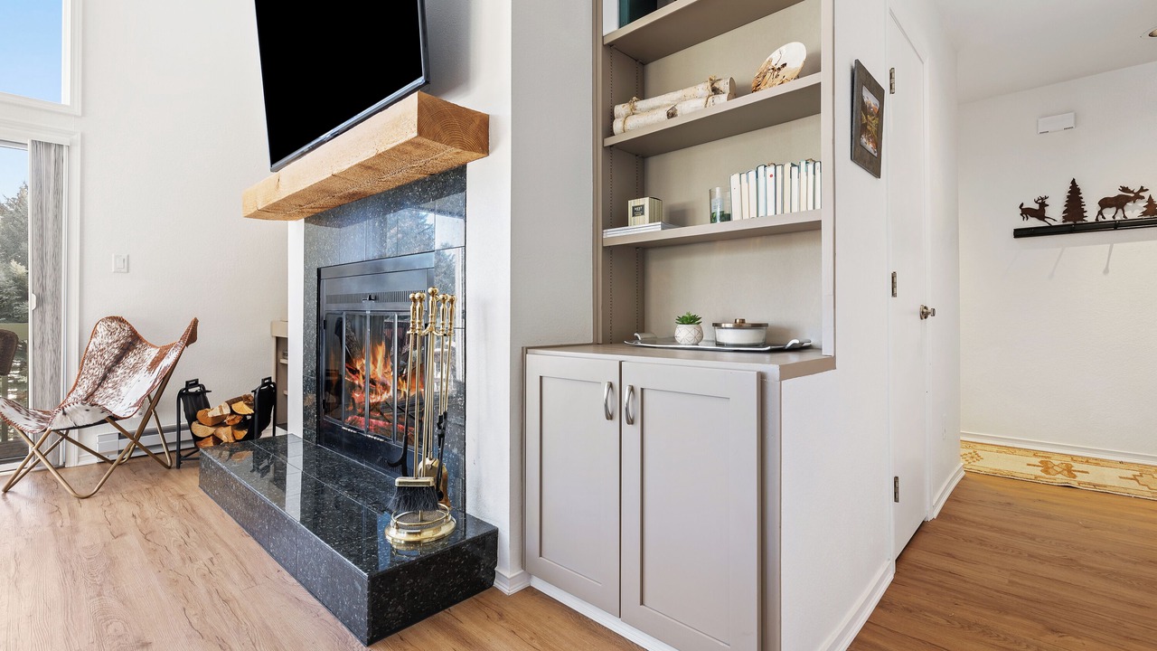 Photo of Livingroom in Avon